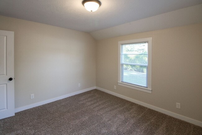 Building Photo - 860 Boxwood Ln SE