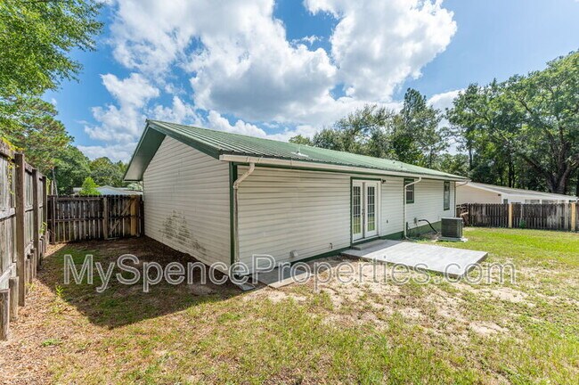 Building Photo - 126 Camellia Pl