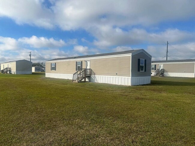 Building Photo - 1521 Bunnys Dr
