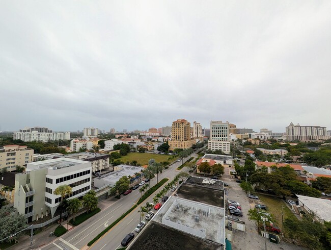 Building Photo - Modern 1BR/1BA Condo with 2 Parking Spaces – Prime Coral Gables Location