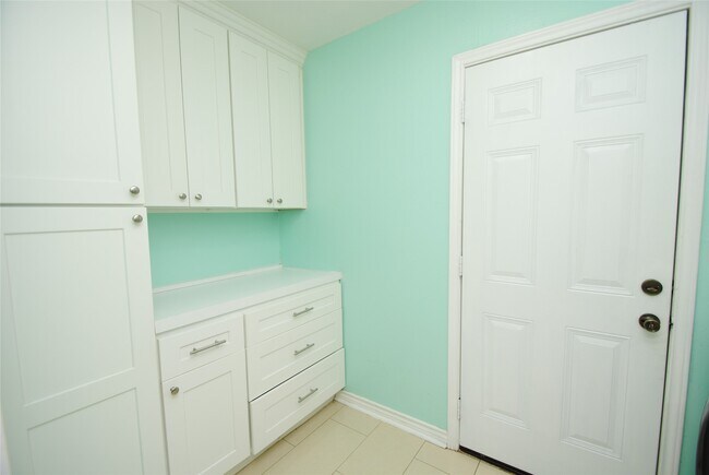 Building Photo - 11511 Creekhurst Dr