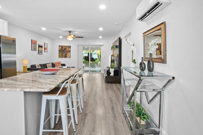 Building Photo - 2023 NE 15th Ave