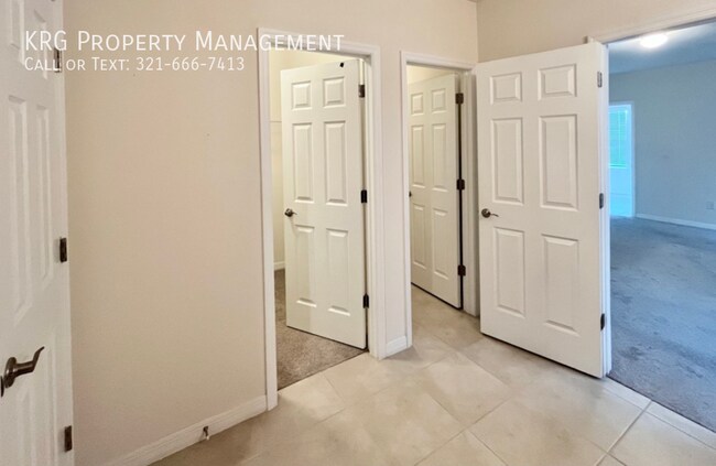 Building Photo - 1009 NE 11th St