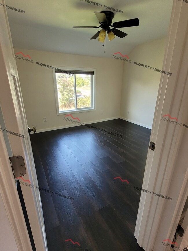 Building Photo - STATUS: AVAILABLE | R290C | $1200 + $250 F...