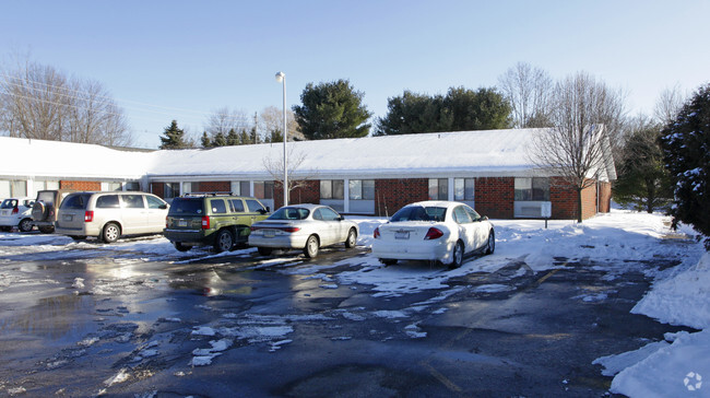 Building Photo - Edinlake Apartments