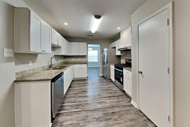 Building Photo - 7826 Spring Fern Ln