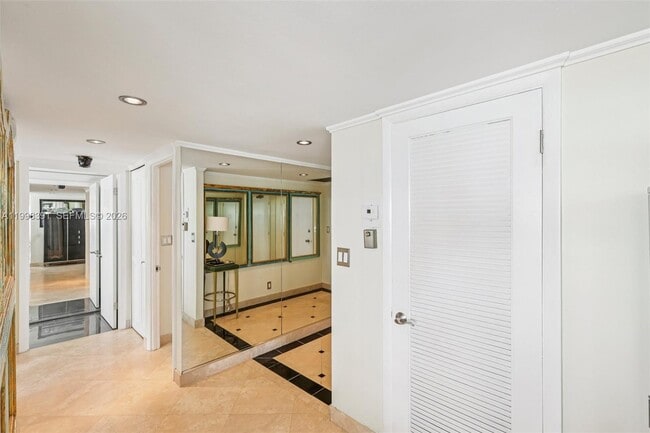 Building Photo - 3550 Galt Ocean Dr