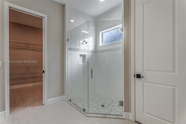 Building Photo - 15431 Goldfinch Cir