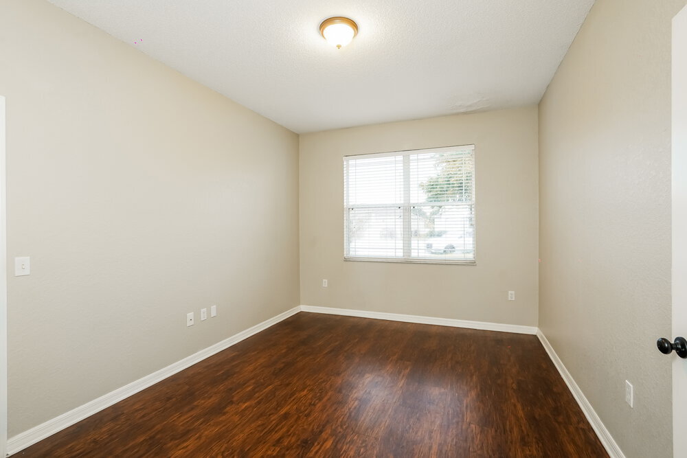 Building Photo - 6033 Live Oak Dr