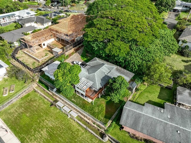 Building Photo - 3238 Alani Dr