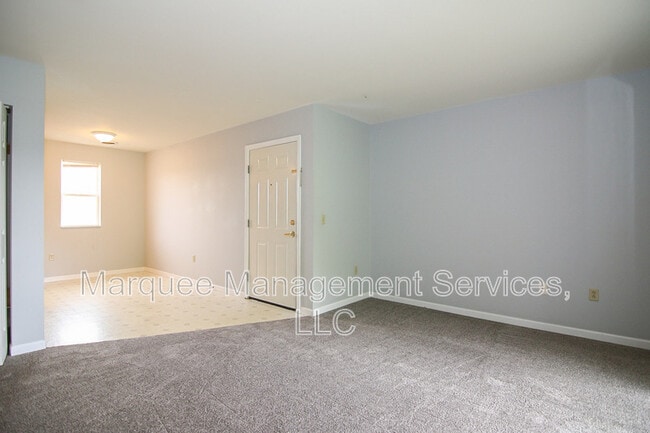 Building Photo - 112 Talon Pl