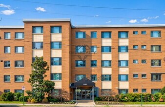 Building Photo - 1200 S Arlington Ridge Rd