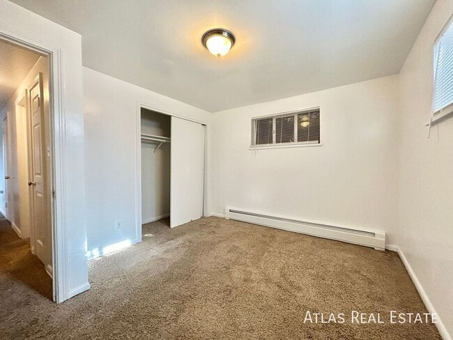 Building Photo - 878 Linley Ct