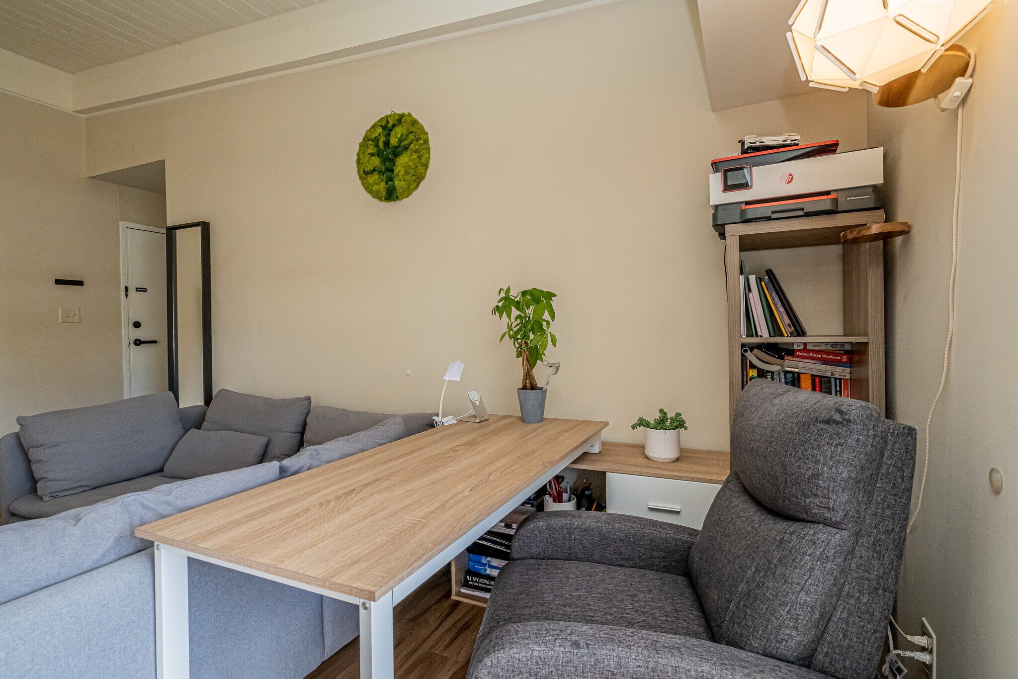 Building Photo - 4965 Americana Dr