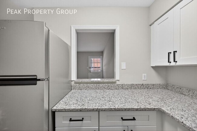 Building Photo - 6419 Montgomery Rd