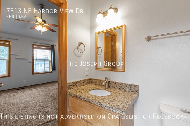 Building Photo - 3-bedroom, 3.5-bathroom charmer in Poulsbo!