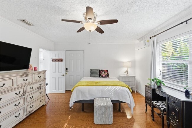 Building Photo - 2039 Pine Ridge Dr