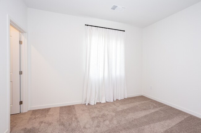 Building Photo - 911 Hartlepool Ave