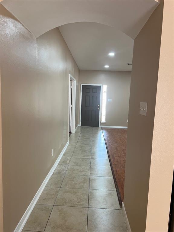 Building Photo - 9642 Weldridge Dr