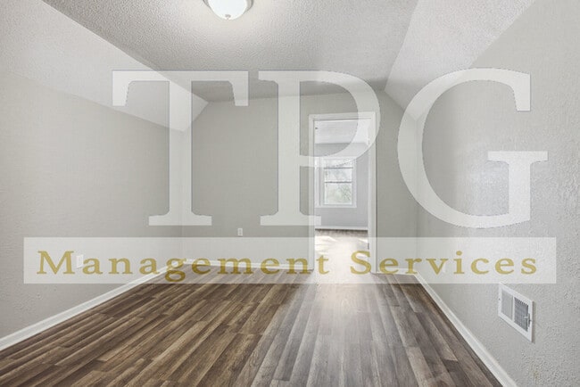Building Photo - Beautiful, Updated Historic Home in KCMO