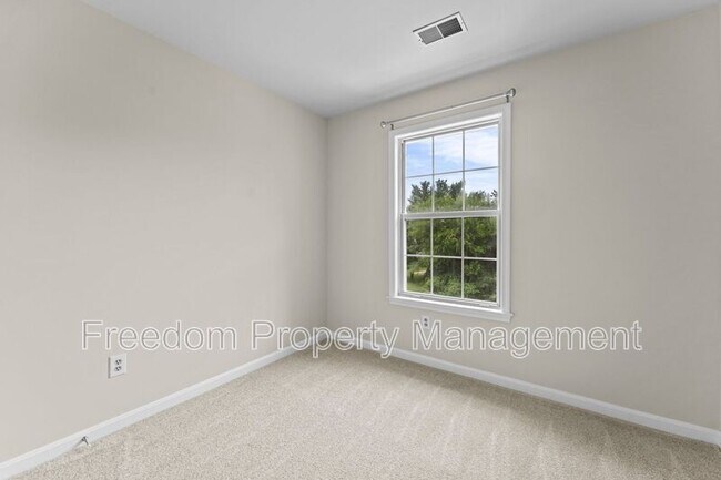 Building Photo - 8644 Sanderling Dr
