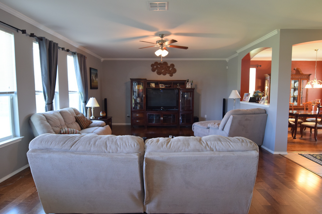 Building Photo - 2523 Red Fern Dr
