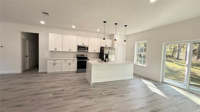 Building Photo - 7432 N Cricket Dr