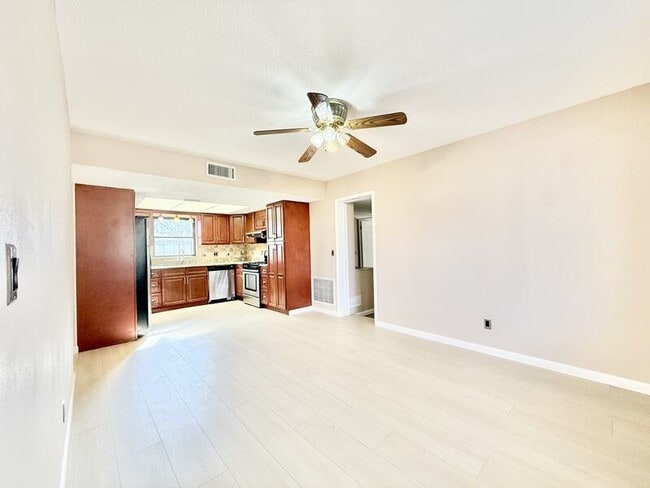 Building Photo - 12472 Monarch Cir