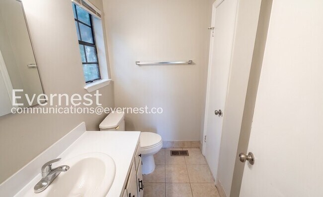 Building Photo - 3 Bed, 2 Bath Home with Deck and Off-Street Parking / Pet-friendly / Available Now!