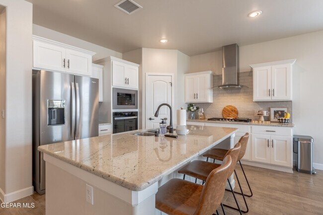 Building Photo - 828 Paseo Solar Dr