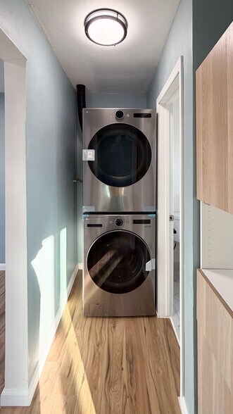 Building Photo - 4169 Myrtle Ave