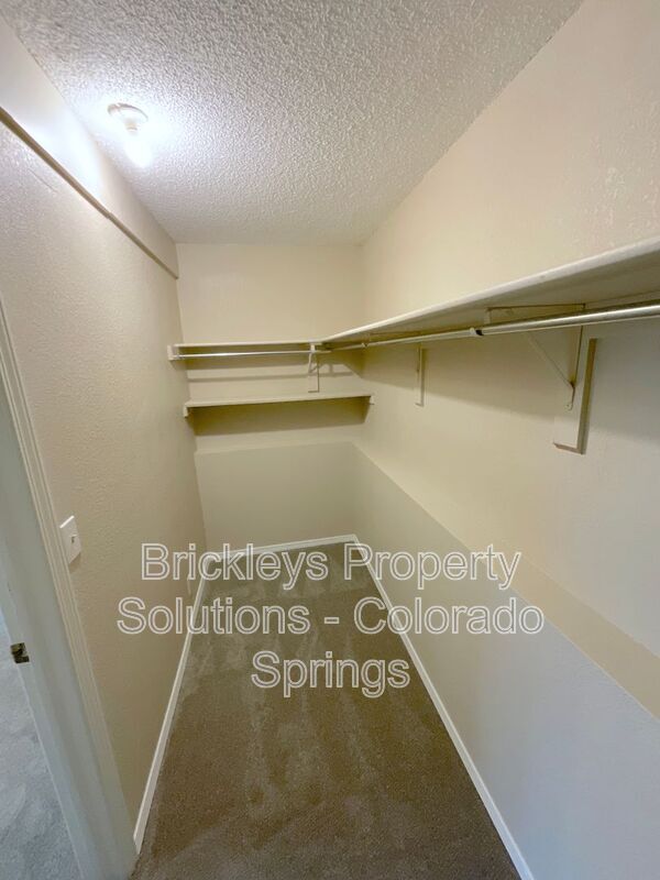 Building Photo - 8214 Steadman Dr