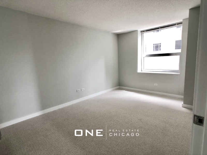 Building Photo - 525 N State St