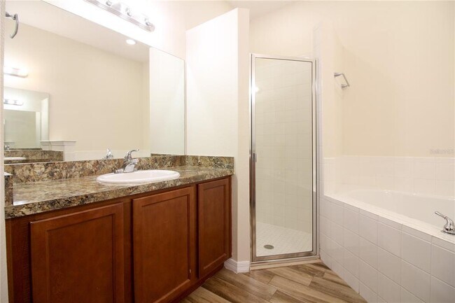 Building Photo - 811 Krenson Woods Ln