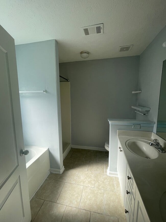 Building Photo - 4233 Sandstone Dr