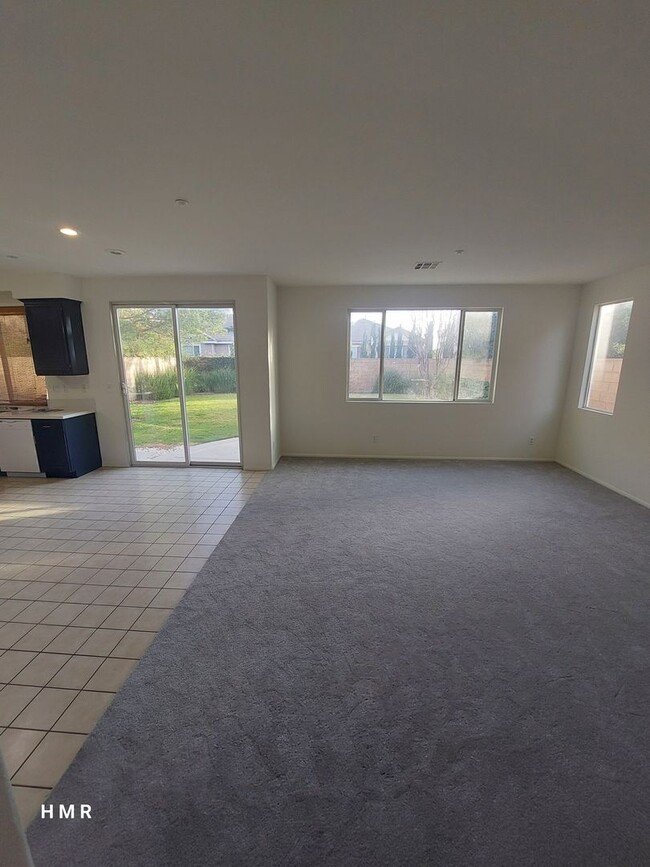 Building Photo - Stunning Two-Story Home with 4 Bedrooms an...