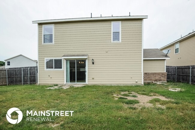 Building Photo - 1700 Village Park Trail