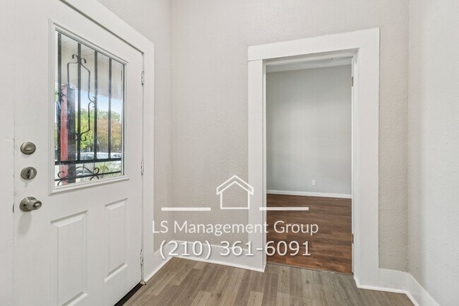 Building Photo - 622 Denver Blvd