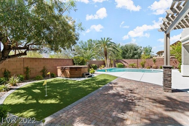 Building Photo - Recently remodeled 5 BEDROOMs/4 bathrooms,...