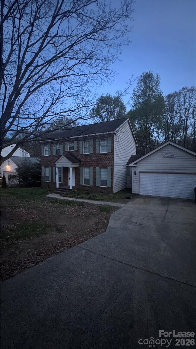 Building Photo - 2206 Killarney Pl