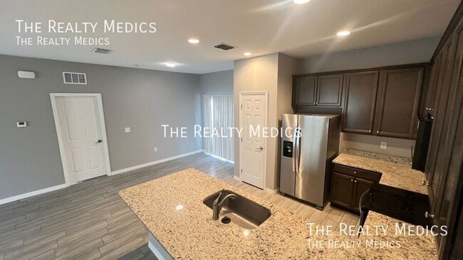 Building Photo - 270 Winfall Ave SW