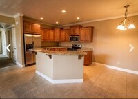 Building Photo - 952 W 965 N