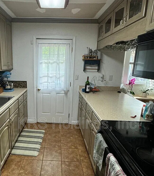 Building Photo - 4712 Thresher Ct