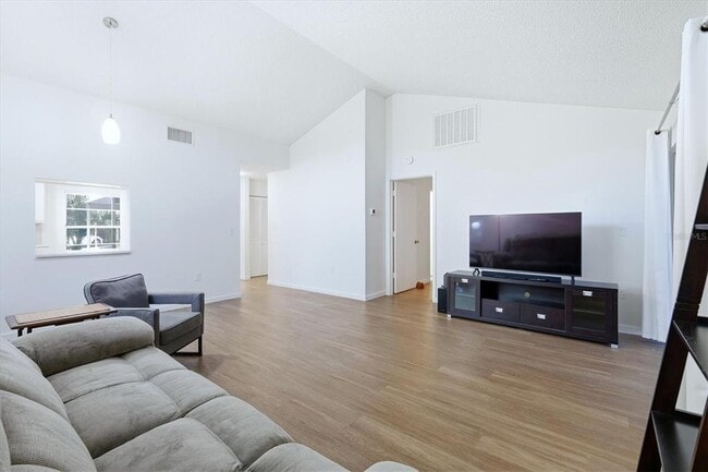 Building Photo - 4819 Village Garden Dr