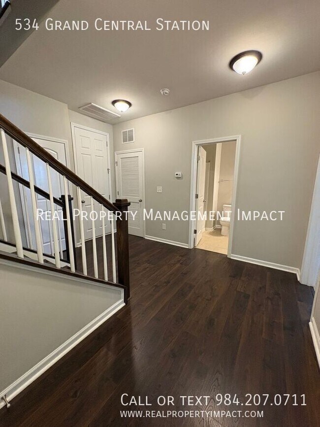 Building Photo - 534 Grand Central Sta