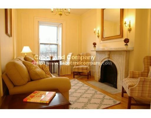 Building Photo - 127 Beacon St