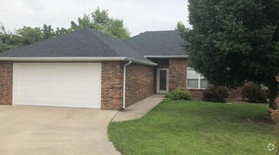 Building Photo - 3 Bed 2 Bath Home