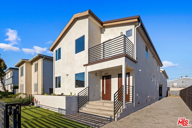 Building Photo - 1522 Cochran Ave