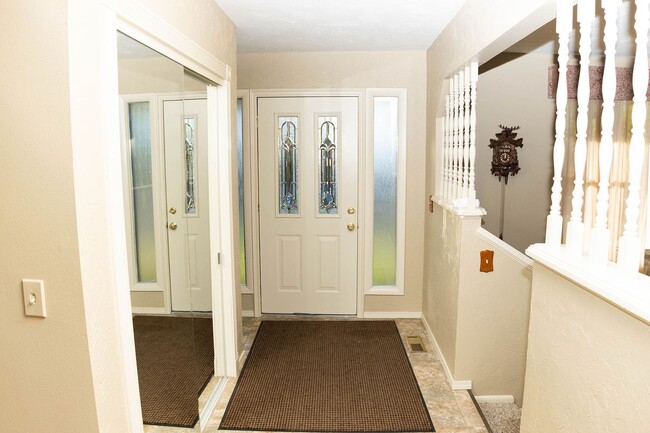 Building Photo - Spacious 5 Bed, 3 Bath Home for Rent in Idaho Falls!