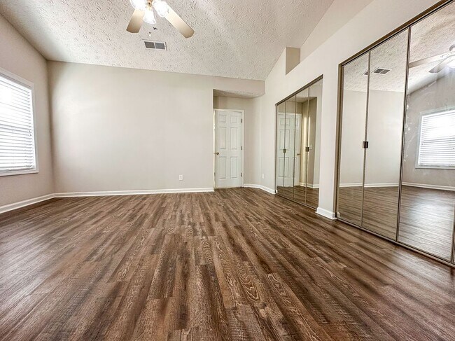 Building Photo - 3552 Plum Creek Trail NW